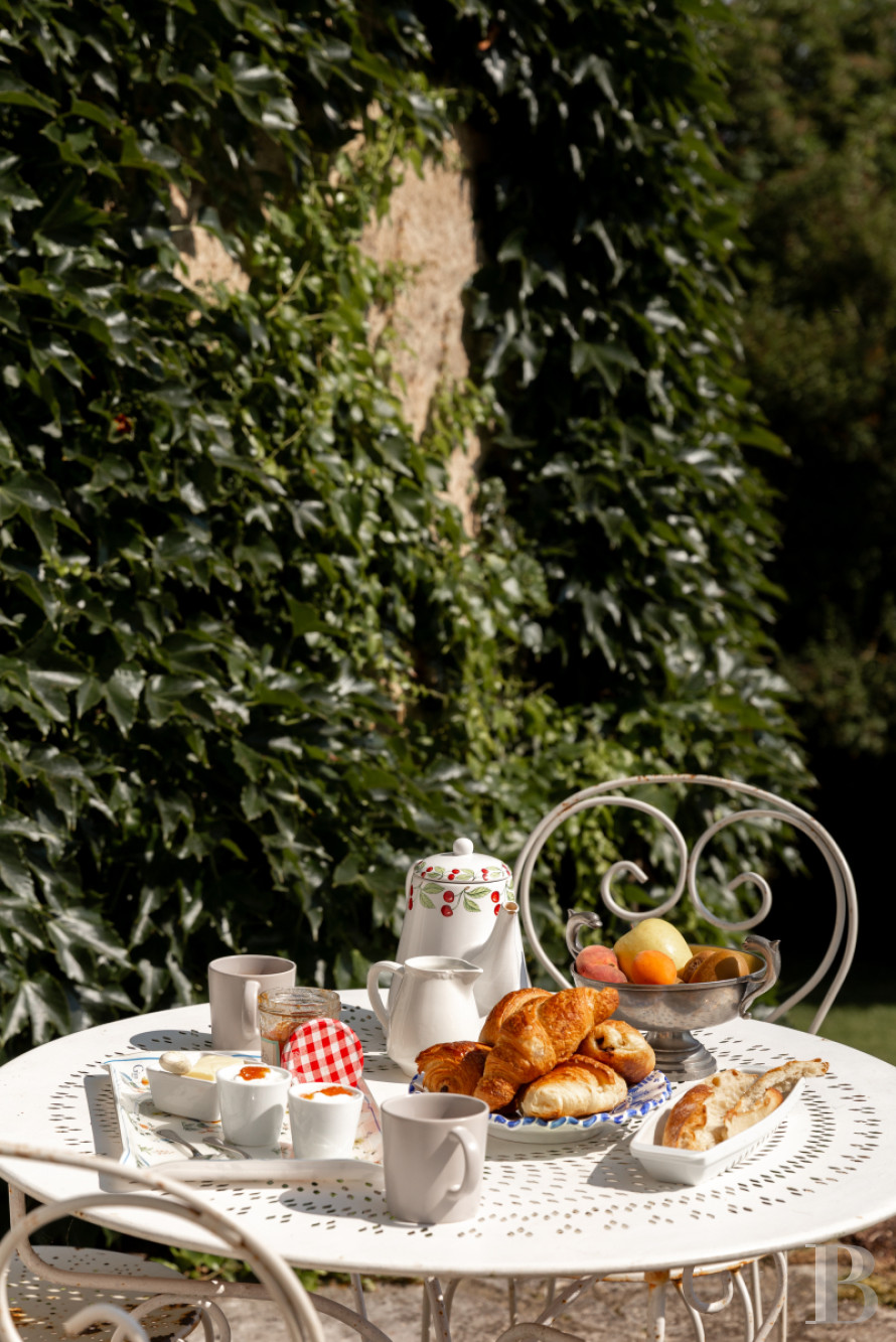 A 15th-century family chateau in the Auxois region of the Côte-d'Or - photo  n°2